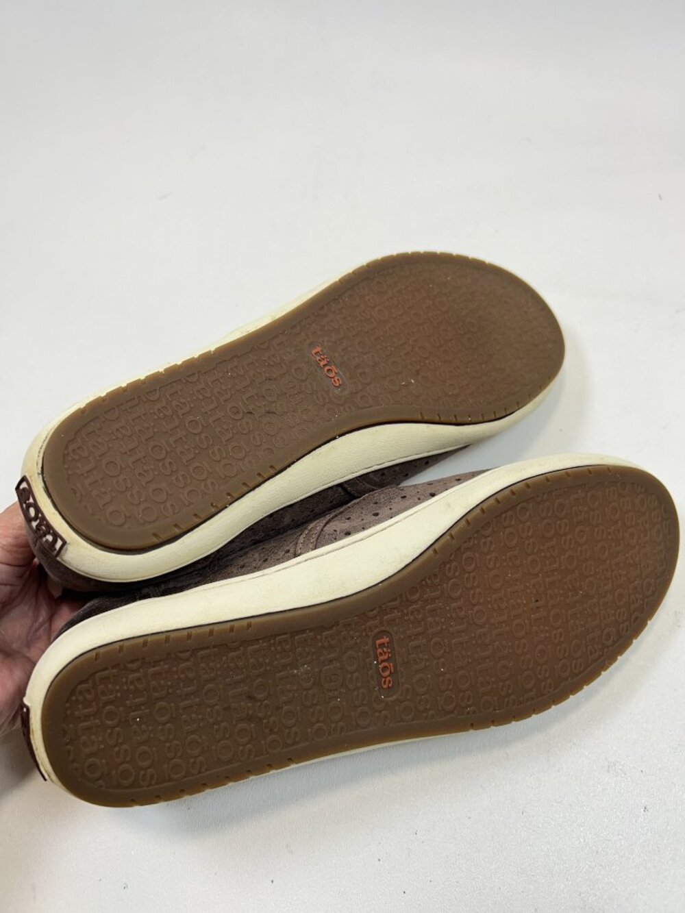 TAOS Court Shoes Slip-On Size 9 Brown Leather Sneakers Loafers - Picture 9 of 10
